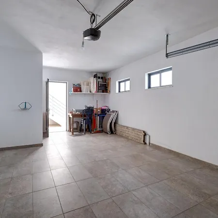 Center, Private Parking, Ac, 6ppl. *