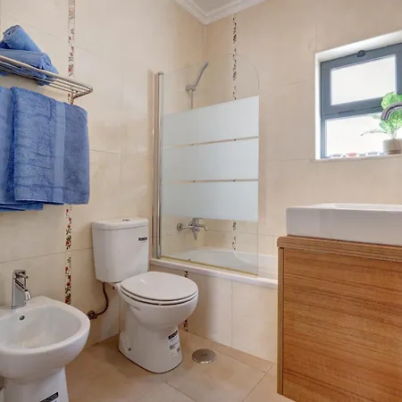 Center, Private Parking, Ac, 6ppl.