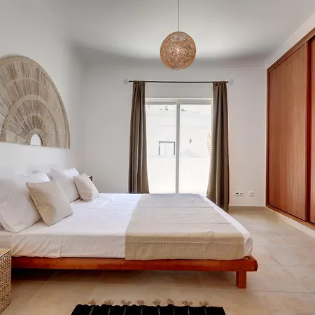 Casa de Férias Center, Private Parking, Ac, 6ppl.