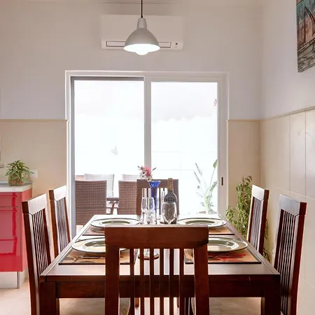 Center, Private Parking, Ac, 6ppl. *