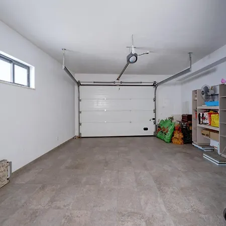 Center, Private Parking, Ac, 6ppl.