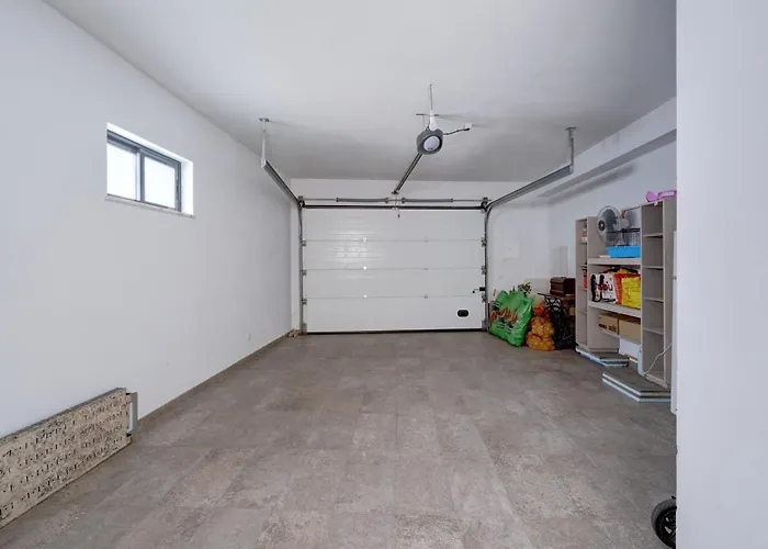 Center, Private Parking, Ac, 6ppl.